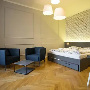 https://zborovska.praguehotelsweb.com