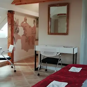 https://attic-studio-prague-cozy-and-quiet-apartment.praguehotelsweb.com