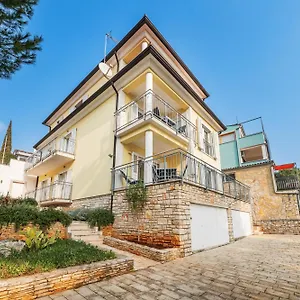 https://villa-kk.in-istria.net
