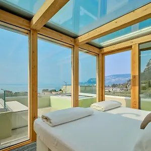 https://villa-sunny-lake-suites.hotelinveneto.com
